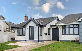 Fully Refurbished Holiday Cottage In Rhosneigr